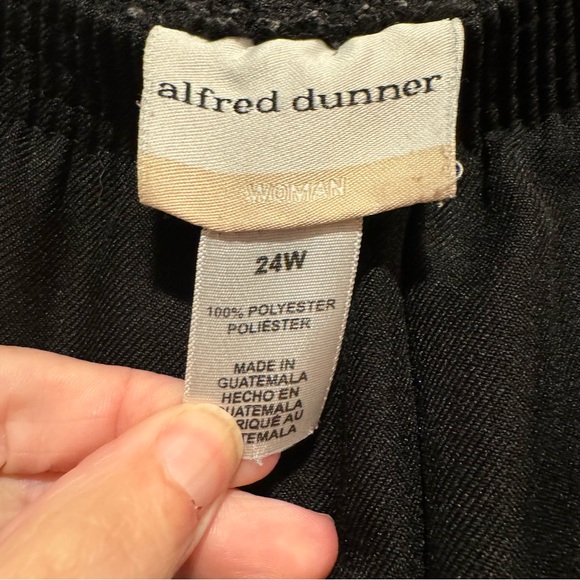 5/25 Women’s Plus Size Alfred Dunner Straight Leg Pants in Black - Picture 2 of 3